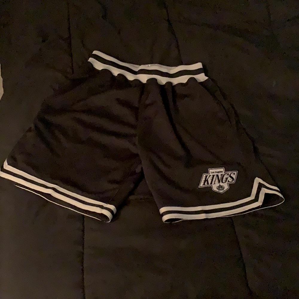 LA kings mitchell & ness shorts Medium RARE black